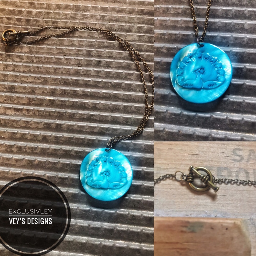 Peacock shell necklace